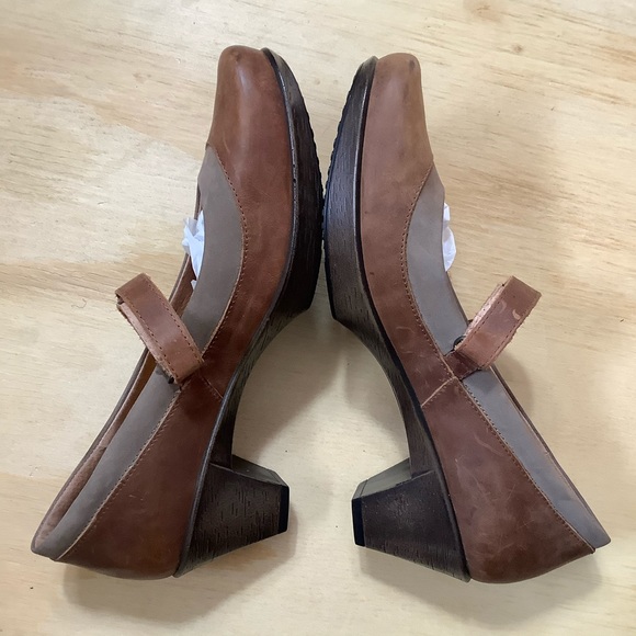 Naot Shoes Womens 40 (9) Mary Jane Brown Suede Leather Hook & Loop Comfort - Picture 3 of 12